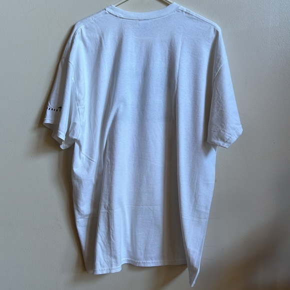 Gildan flag space needle tee NWOT - Picture 5 of 8